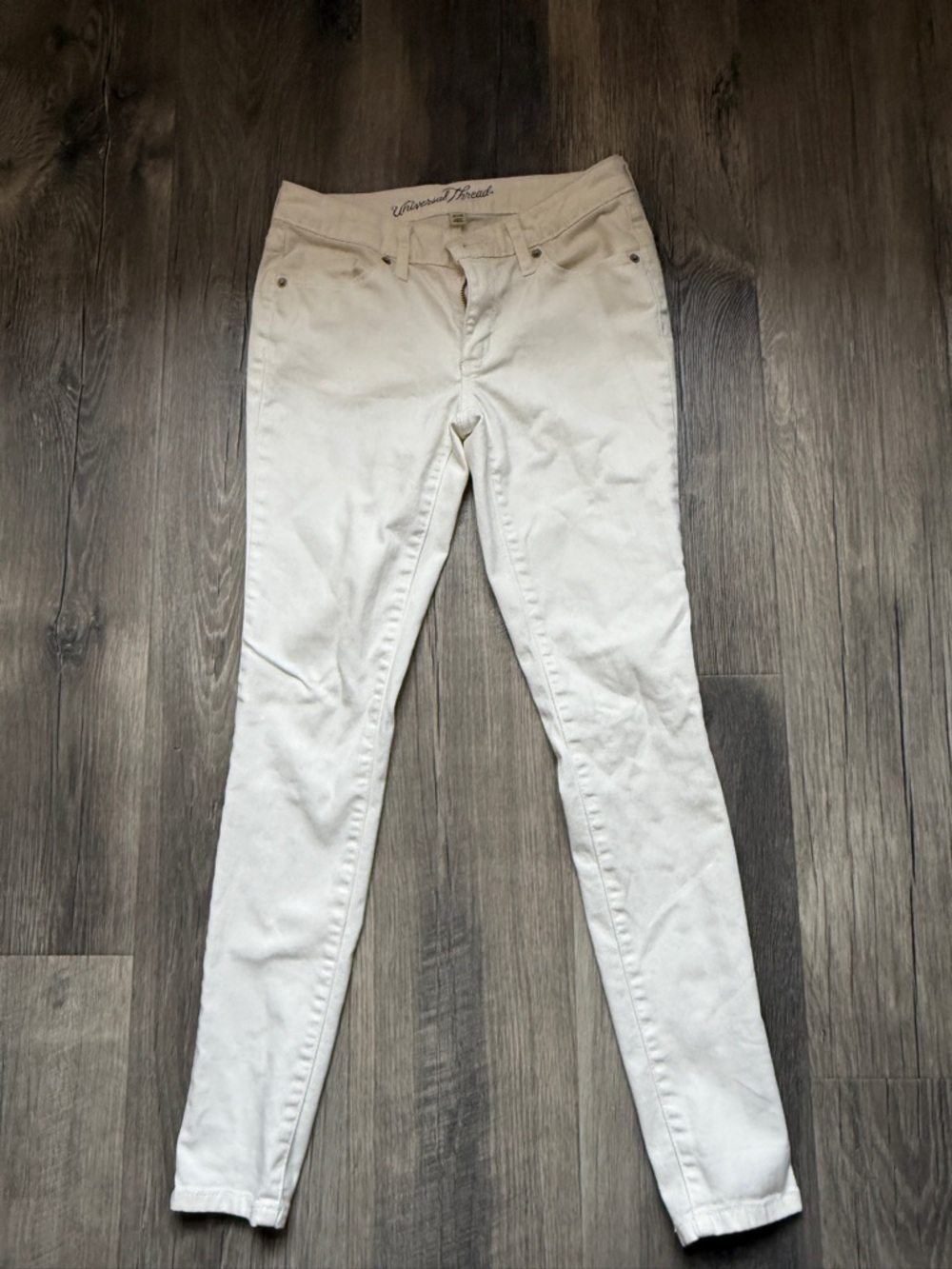 Universal Thread White Low-Rise Skinny Jeans